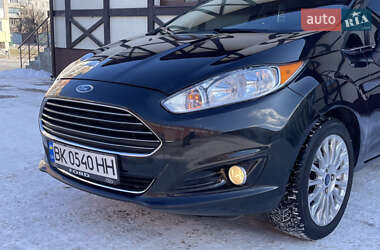 Седан Ford Fiesta 2014 в Рівному