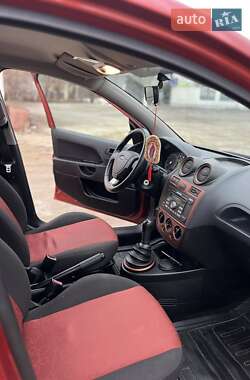 Хэтчбек Ford Fiesta 2007 в 