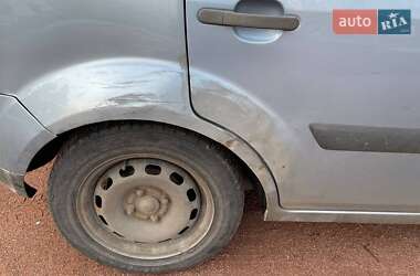 Хэтчбек Ford Fiesta 2007 в 