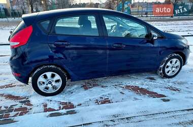 Хэтчбек Ford Fiesta 2010 в 