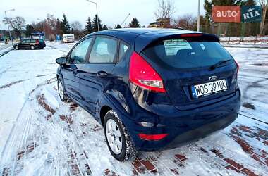 Хэтчбек Ford Fiesta 2010 в 