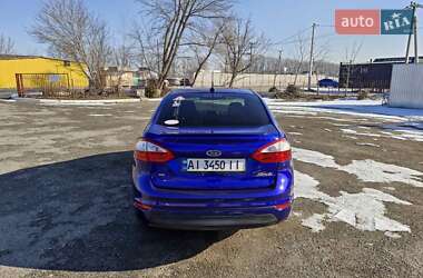 Седан Ford Fiesta 2015 в Святопетровское