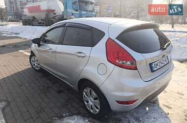 Хэтчбек Ford Fiesta 2010 в 