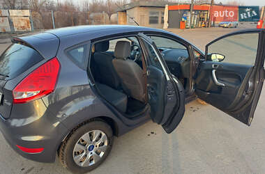 Хэтчбек Ford Fiesta 2011 в 