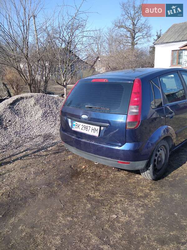 Хэтчбек Ford Fiesta 2004 в Гоще фото 3 Хэтчбек Ford Fiesta 2004 в Гоще
