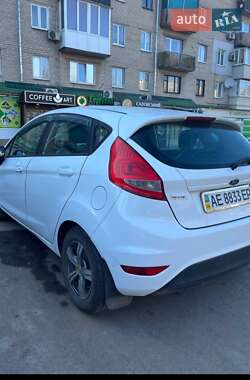 Хэтчбек Ford Fiesta 2011 в 
