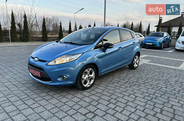 Хэтчбек Ford Fiesta 2010 в Почаеве