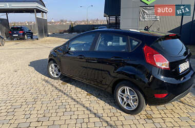 Хэтчбек Ford Fiesta 2018 в 