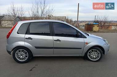 Хэтчбек Ford Fiesta 2006 в Богуславе