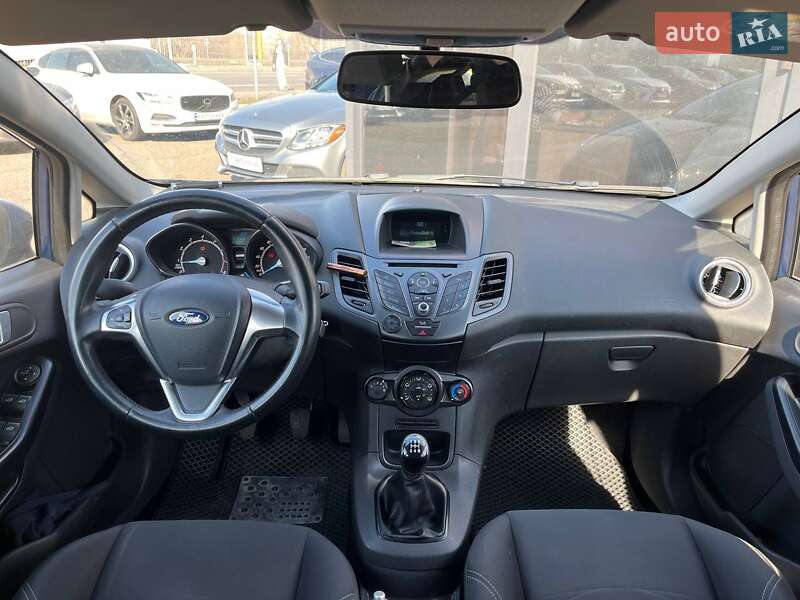 Хэтчбек Ford Fiesta 2016 в Киеве