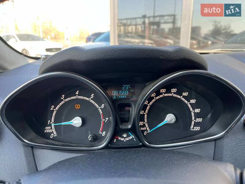 Хэтчбек Ford Fiesta 2016 в Киеве