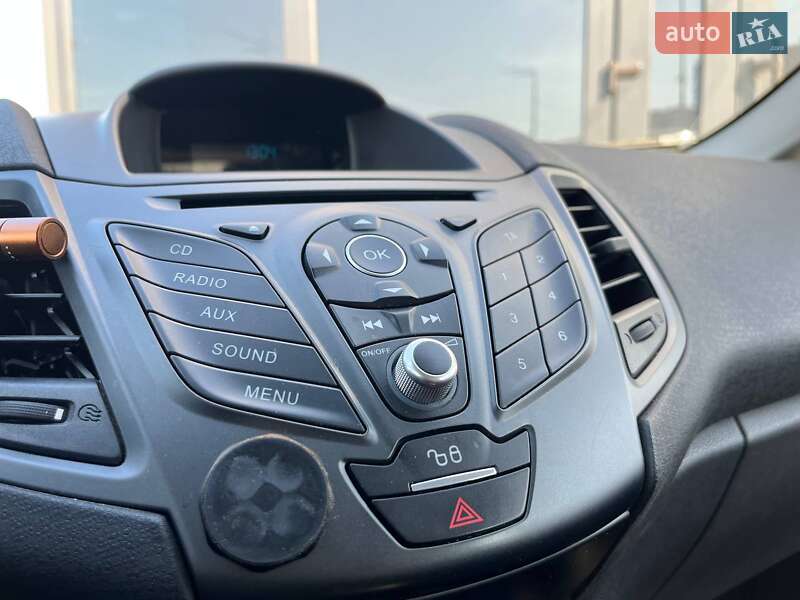 Хэтчбек Ford Fiesta 2016 в Киеве