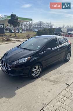 Хэтчбек Ford Fiesta 2017 в 