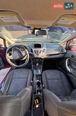 Седан Ford Fiesta 2011 в 