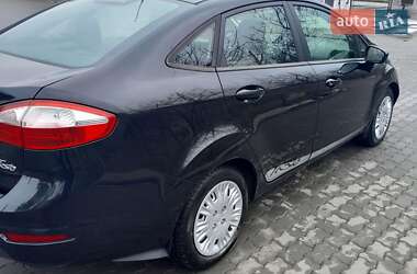 Седан Ford Fiesta 2013 в Львові