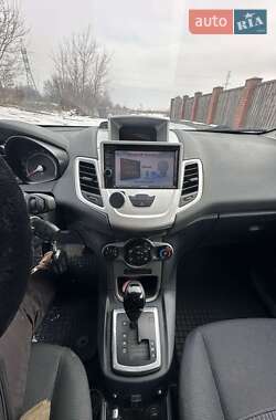 Хэтчбек Ford Fiesta 2011 в 