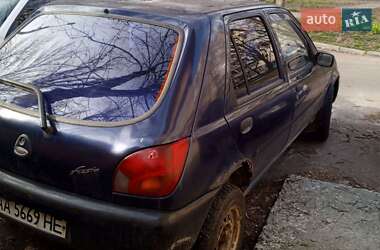 Хэтчбек Ford Fiesta 1997 в 