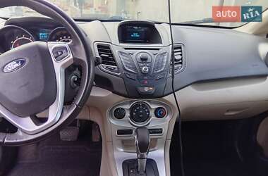 Седан Ford Fiesta 2014 в 