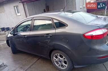 Седан Ford Fiesta 2014 в 