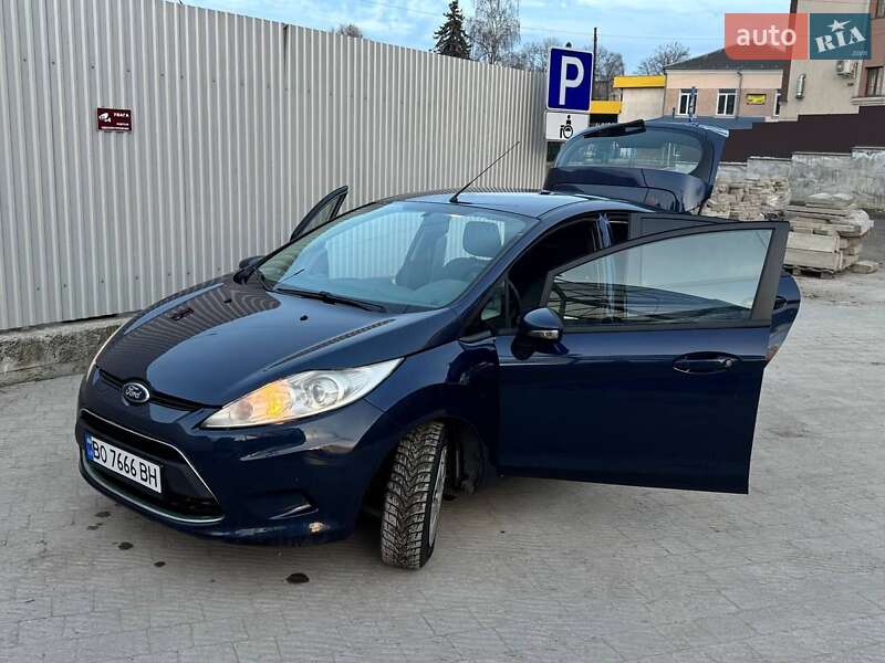 Хэтчбек Ford Fiesta 2011 в Тернополе