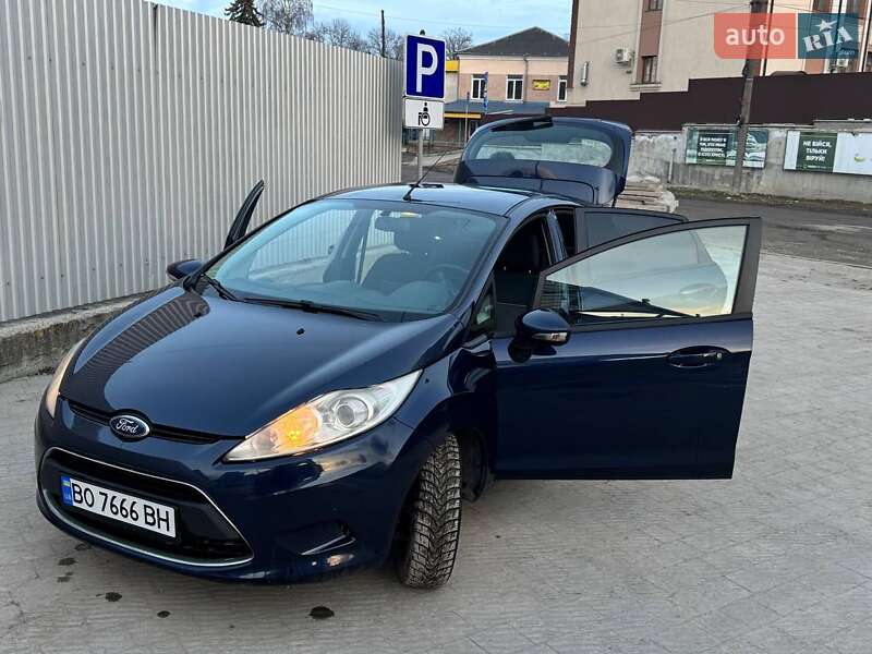 Хэтчбек Ford Fiesta 2011 в Тернополе