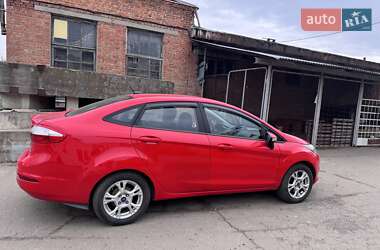 Седан Ford Fiesta 2015 в 