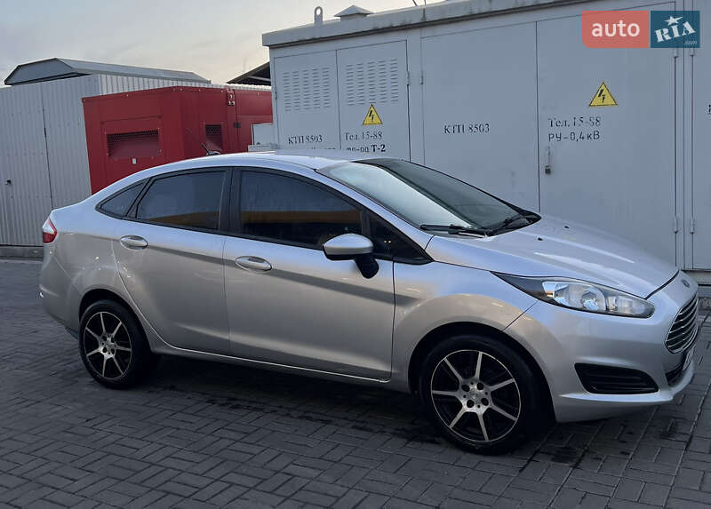 Седан Ford Fiesta 2017 в Киеве