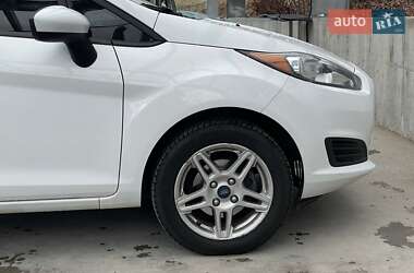 Хэтчбек Ford Fiesta 2019 в 