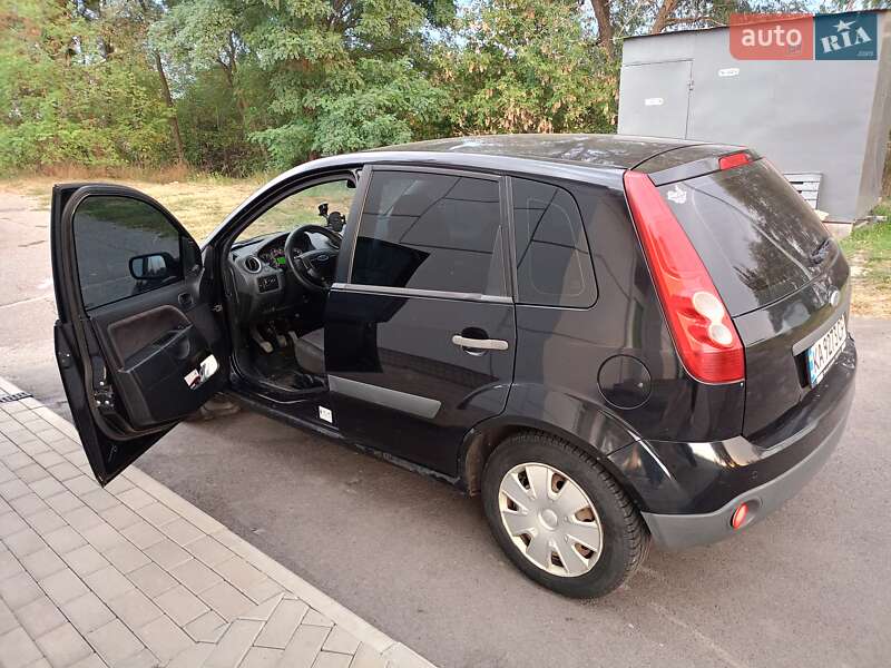 Хэтчбек Ford Fiesta 2008 в Макарове