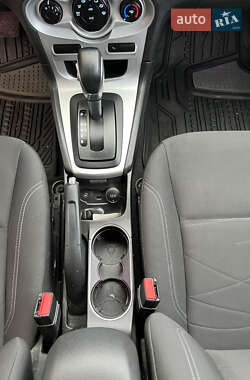 Седан Ford Fiesta 2014 в 
