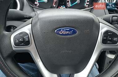 Хэтчбек Ford Fiesta 2017 в 