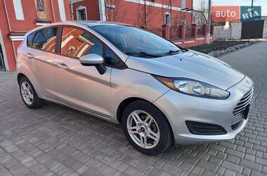 Хэтчбек Ford Fiesta 2018 в 