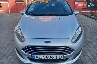 Хэтчбек Ford Fiesta 2018 в 