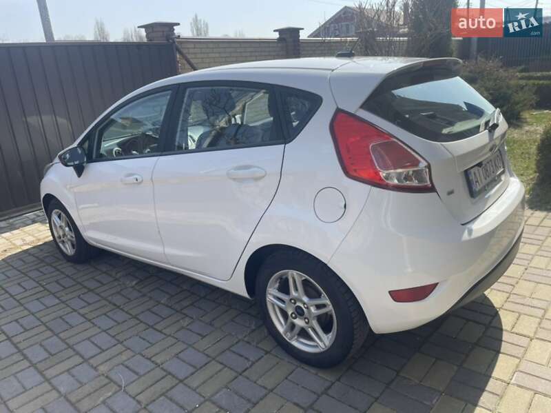 Хэтчбек Ford Fiesta 2017 в Киеве