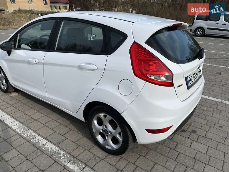 Хетчбек Ford Fiesta 2011 в Львові
