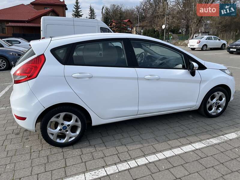 Хетчбек Ford Fiesta 2011 в Львові