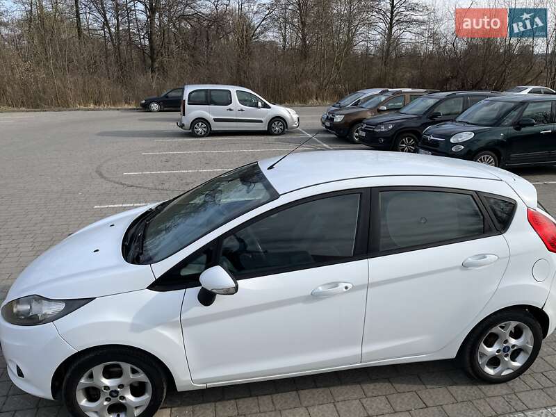 Хетчбек Ford Fiesta 2011 в Львові