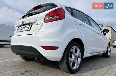 Хэтчбек Ford Fiesta 2011 в 