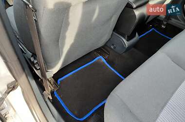 Хэтчбек Ford Fiesta 2011 в 