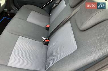 Хэтчбек Ford Fiesta 2011 в 