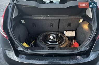 Хэтчбек Ford Fiesta 2014 в 
