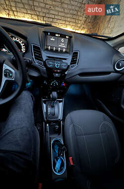 Хэтчбек Ford Fiesta 2019 в 