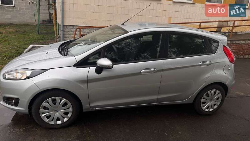 Хэтчбек Ford Fiesta 2013 в Гоще