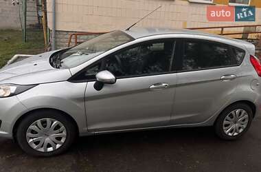 Хэтчбек Ford Fiesta 2013 в 