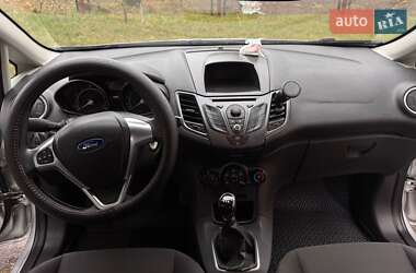 Хэтчбек Ford Fiesta 2013 в 