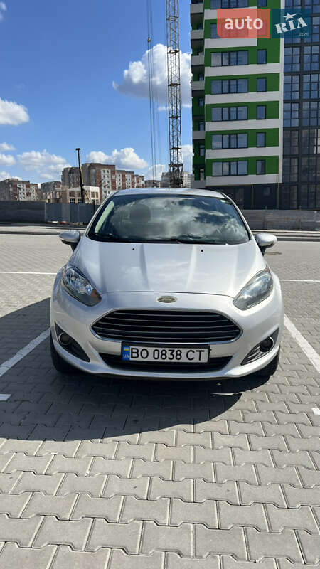 Седан Ford Fiesta 2015 в 