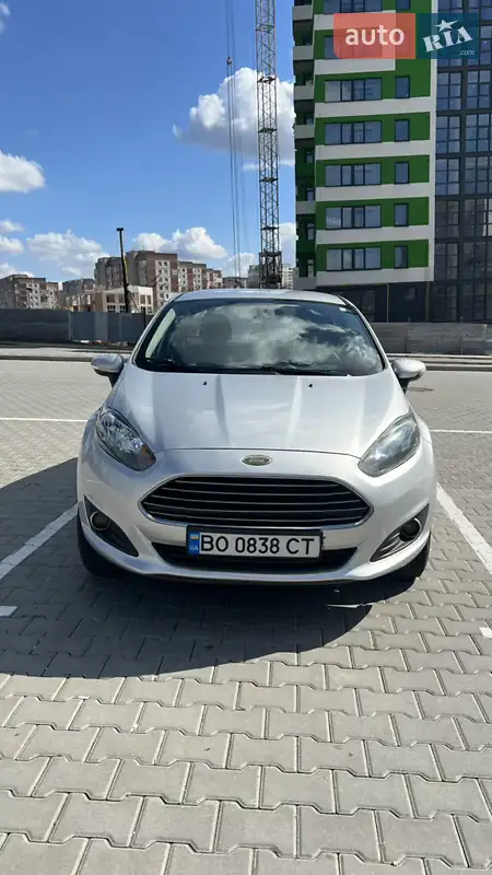 Седан Ford Fiesta 2015 в 