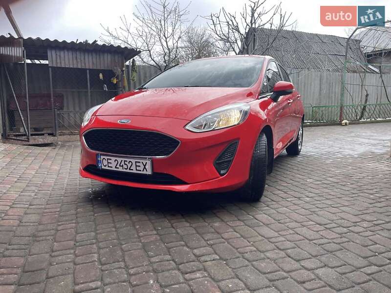 Хэтчбек Ford Fiesta 2018 в 