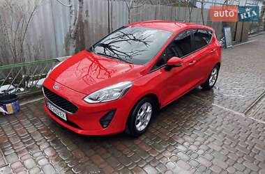 Хэтчбек Ford Fiesta 2018 в 