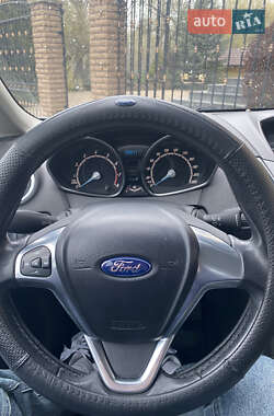 Хэтчбек Ford Fiesta 2014 в 